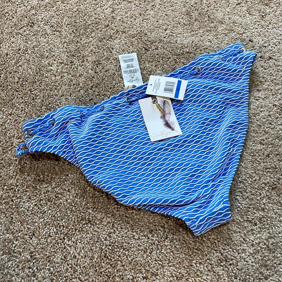 NWT (XL) Jessica Simpson swim bottom sky blue white wave gold grommets brand new - Picture 2 of 10
